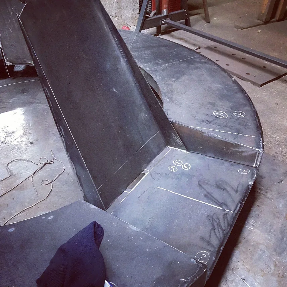 Banc circulaire tout acier