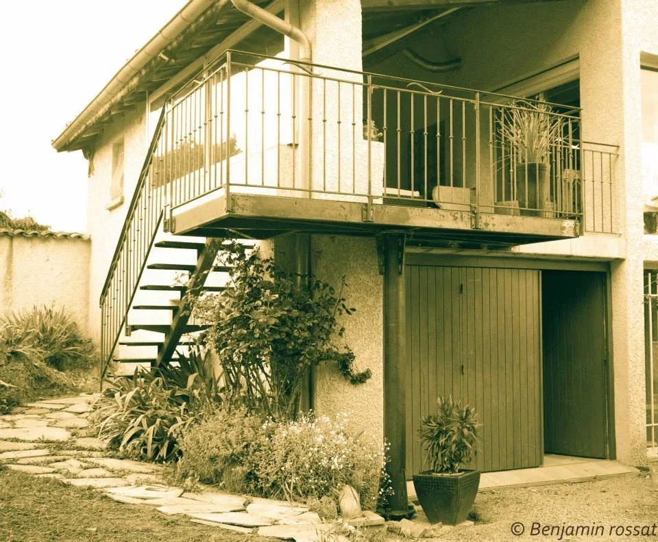 Plateforme métallique pour loggia